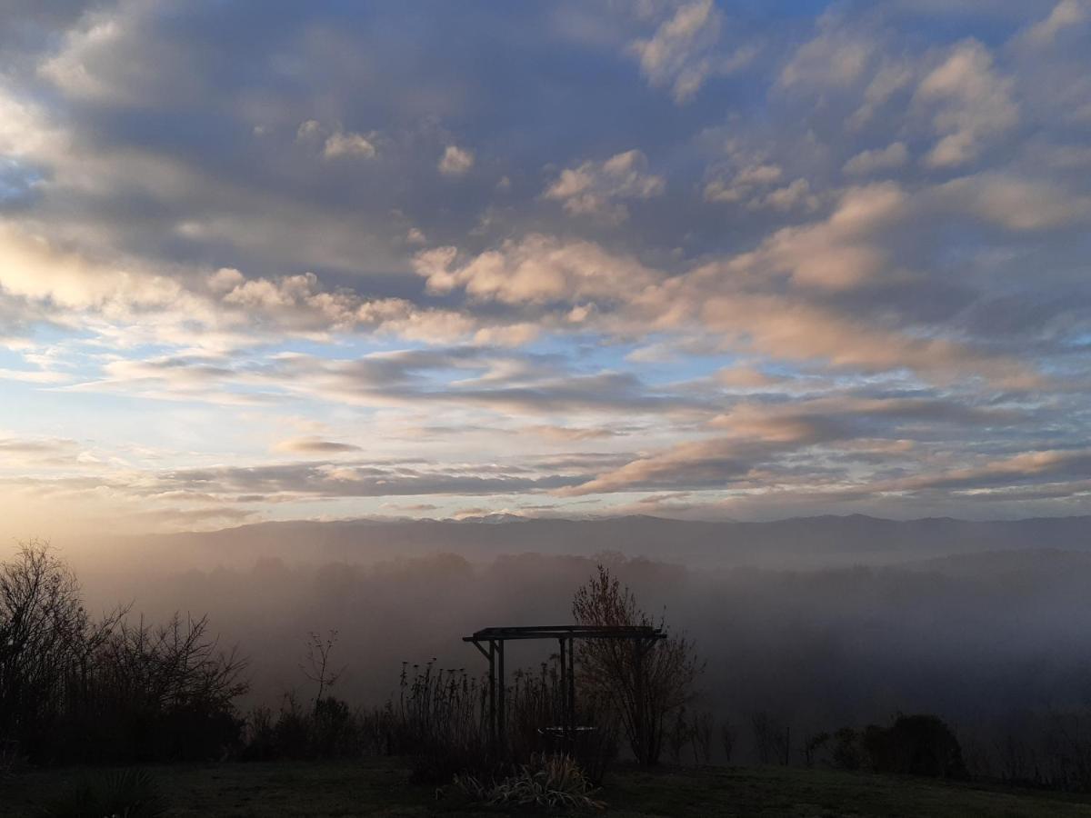 Bnb Ferme Beauregard Les Pyrenees Artigat Kültér fotó